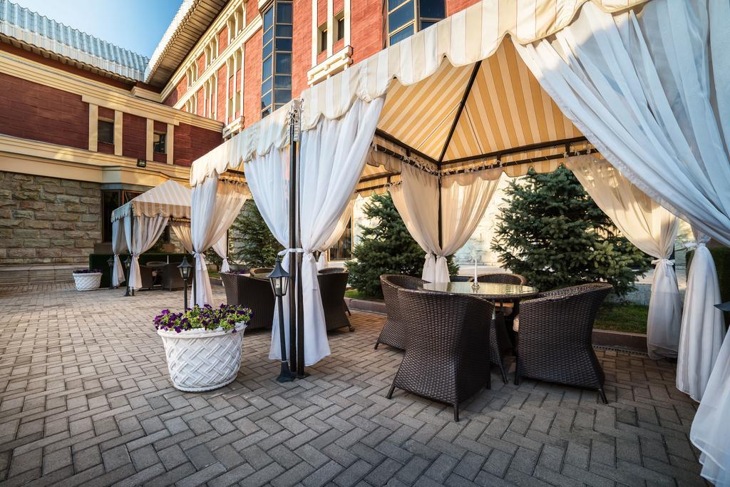 The Dostyk Hotel Almaty Exterior foto